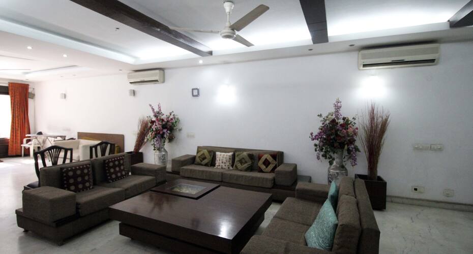 TG Stays Mathura Road, New Delhi 4